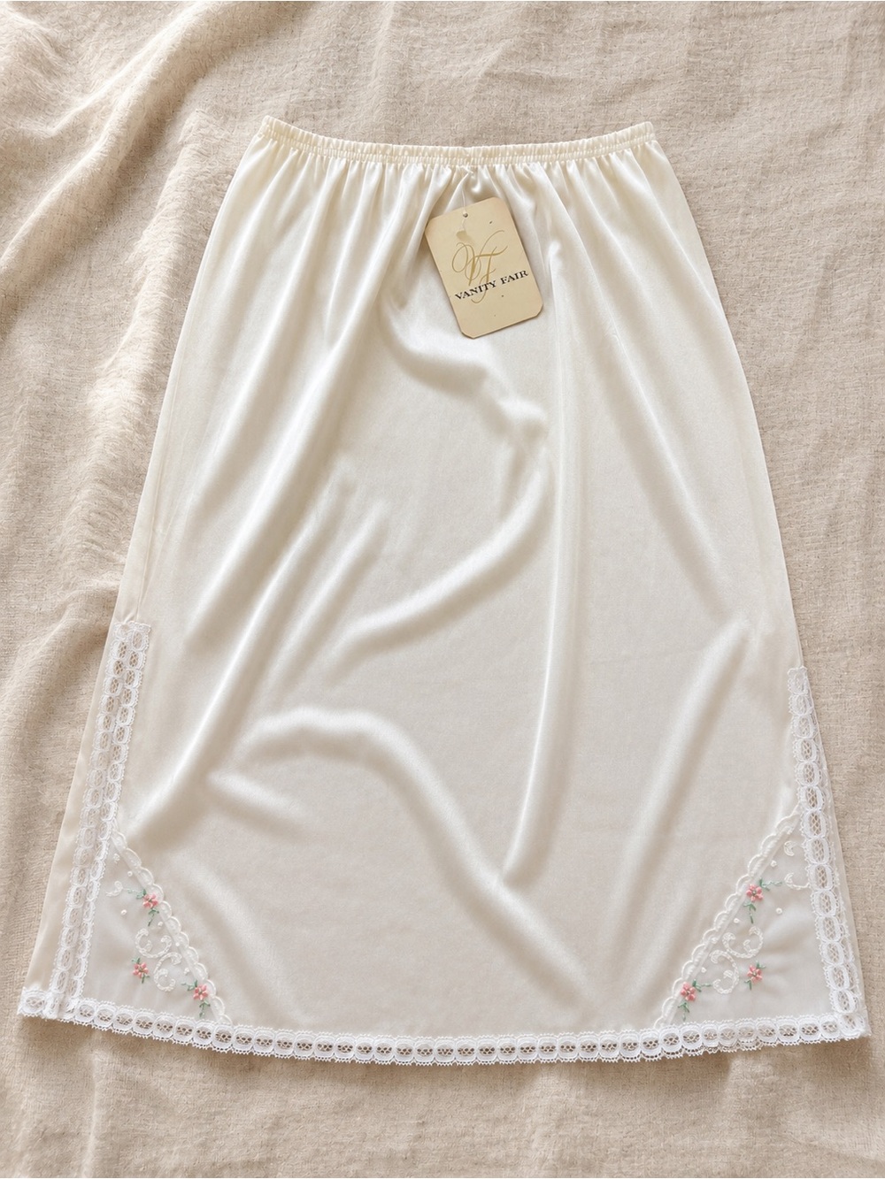 Vintage Vanity Fair Ivory Half Slip / Slip Skirt – NWT Lace Trim Lingerie Small